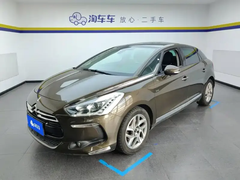 DS 5 DS 5 2014 1.6T Elegant Supreme Edition THP160, 2015 — фото 1