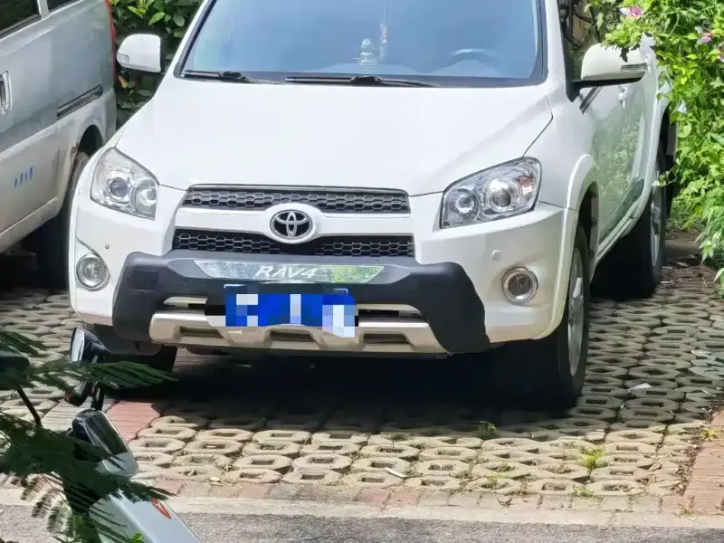 Toyota RAV4, 2012