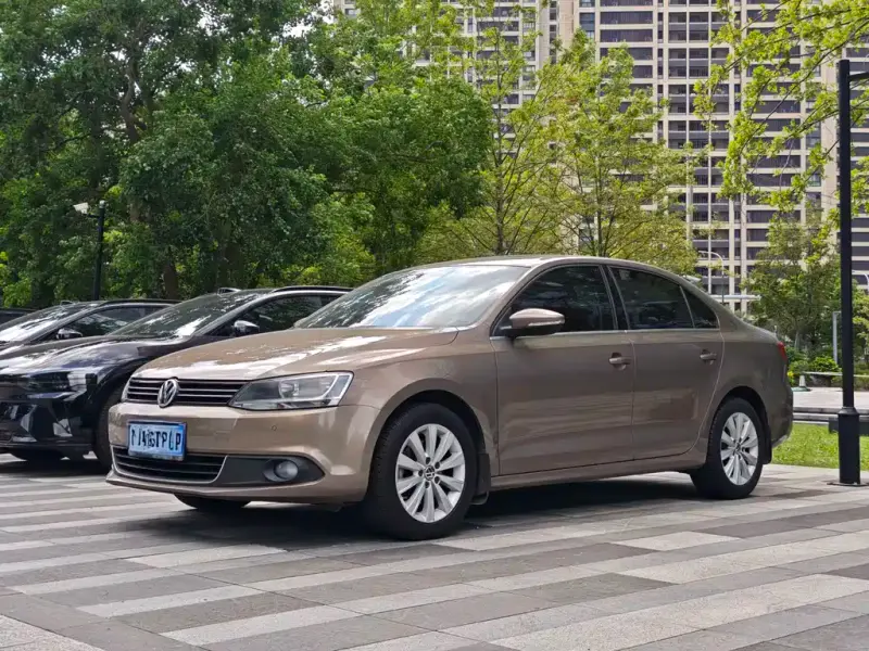 Volkswagen Sagitar, 2015