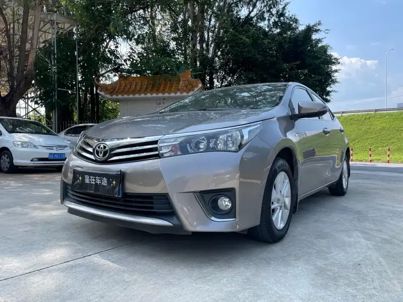 Toyota Corolla Toyota Corolla 2014 1.6L CVT GL, 2015 — фото 1