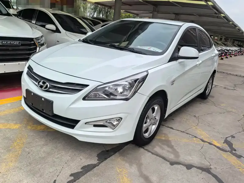 Hyundai Verna Hyundai Reina 2016 1.4L Auto Smart Type GLS, 2017 — фото 1