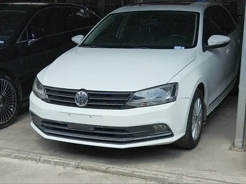 Volkswagen Sagitar, 2015