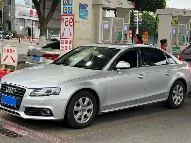 Audi A4L, 2012