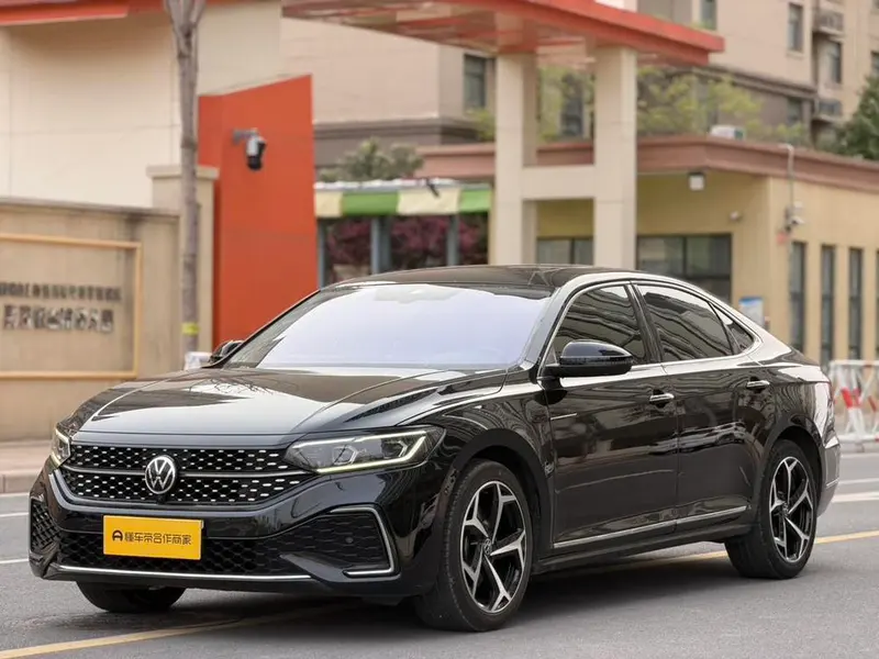Volkswagen Passat, 2023