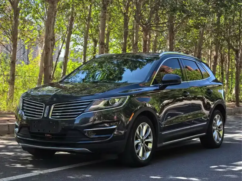 Lincoln MKC, 2015