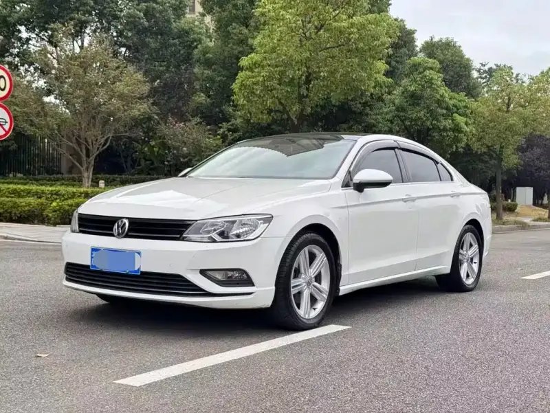 Volkswagen Lamando, 2015