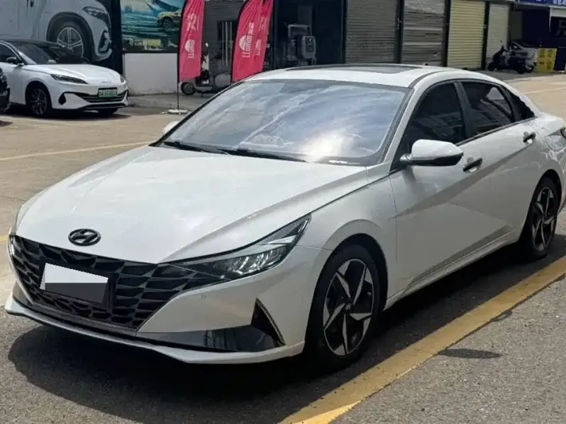 Hyundai Elantra, 2023