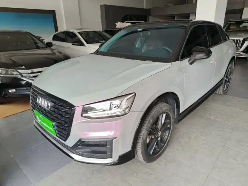 Audi Q2L, 2019