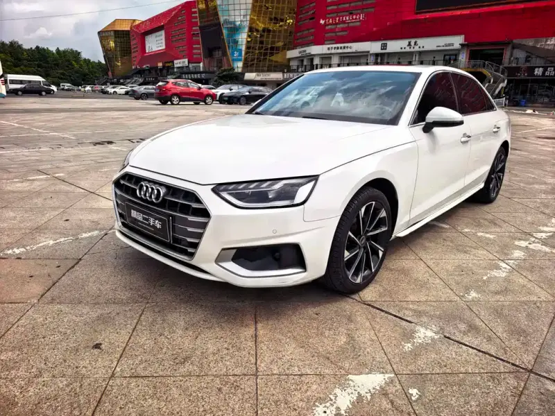 Audi A4L, 2022