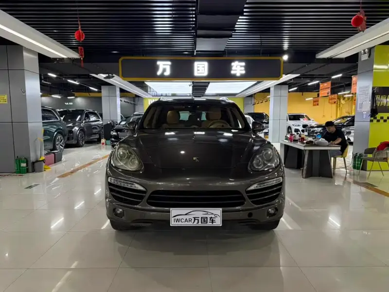 Porsche Cayenne, 2012