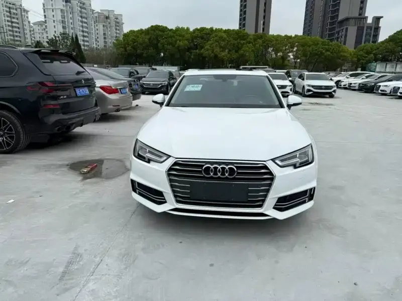 Audi A4L, 2018