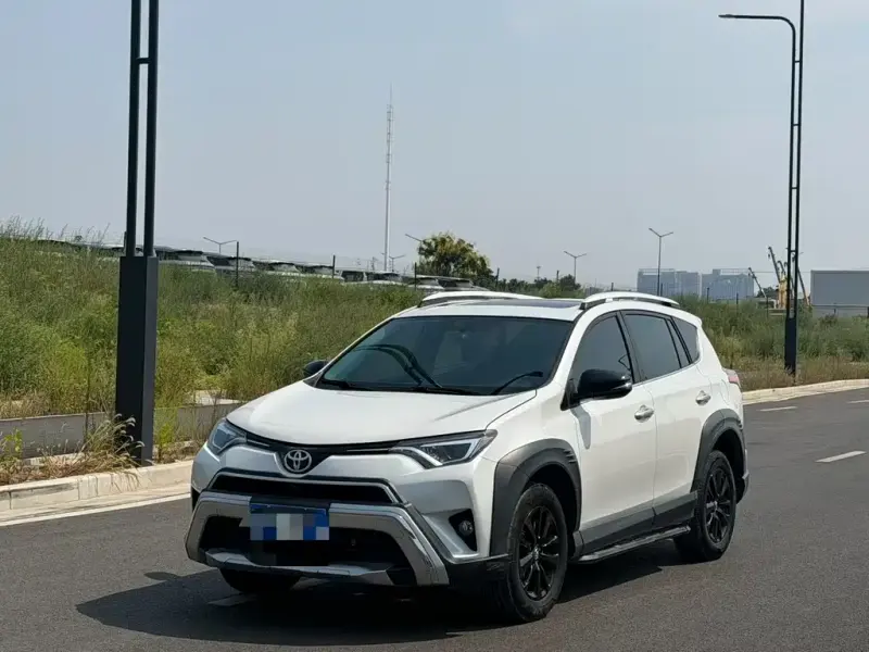 Toyota RAV4 Toyota RAV4 2019 2.0L CVT 2WD Elegant X Limited Edition China VI, 2019 — фото 1