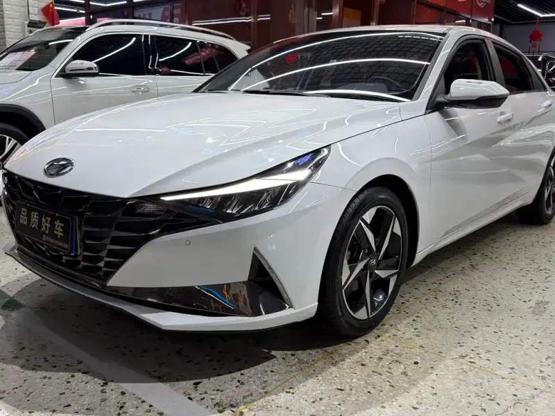 Hyundai Elantra, 2023