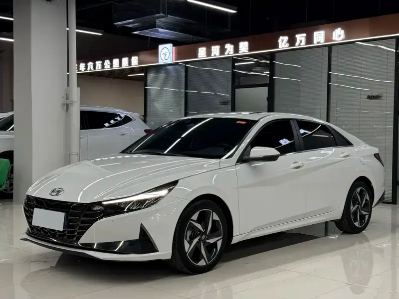 Hyundai Elantra, 2023