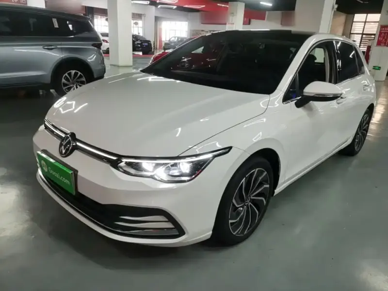 Volkswagen Golf, 2023