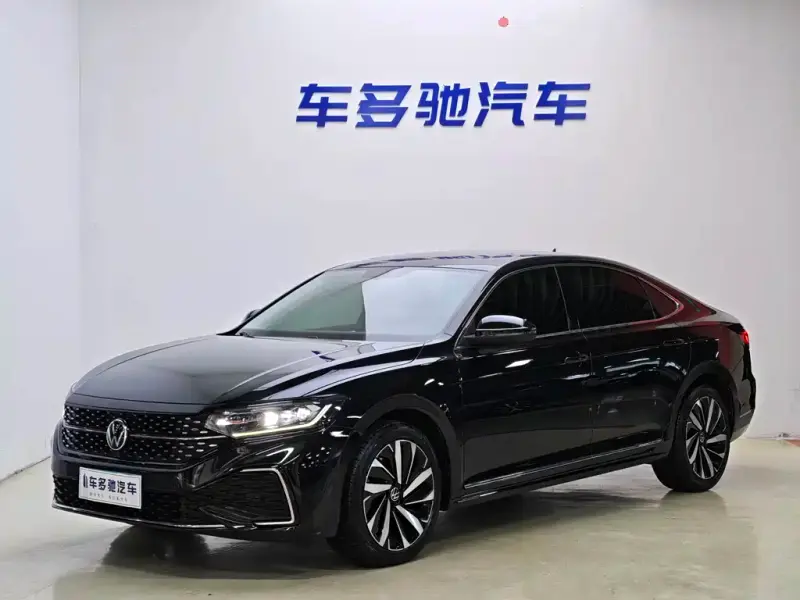 Volkswagen Passat, 2022