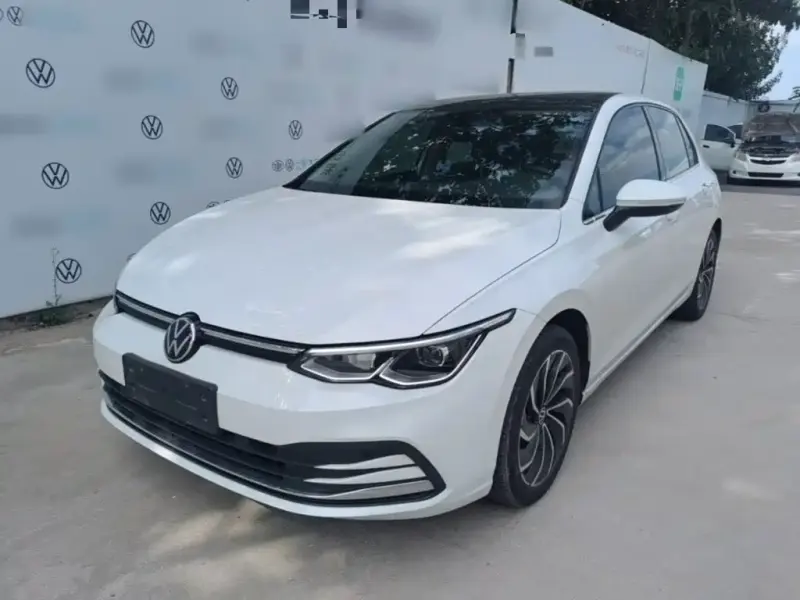 Volkswagen Golf, 2024