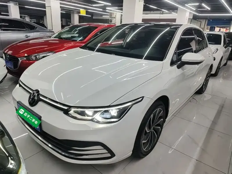 Volkswagen Golf, 2023