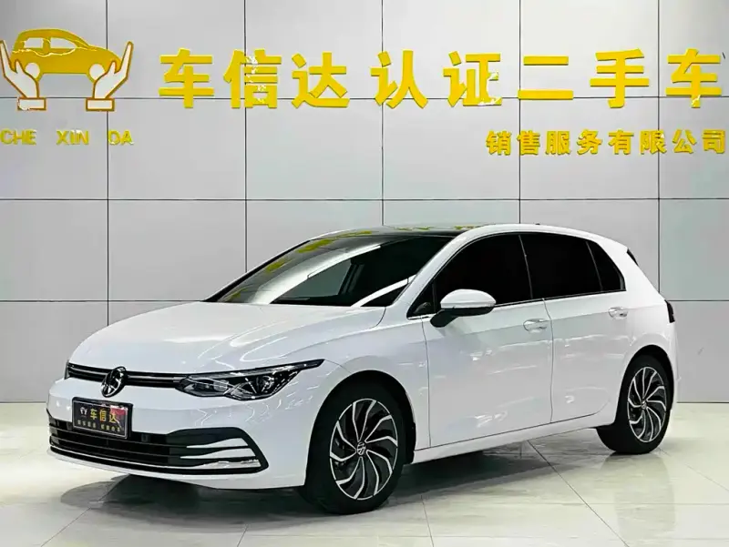 Volkswagen Golf, 2024