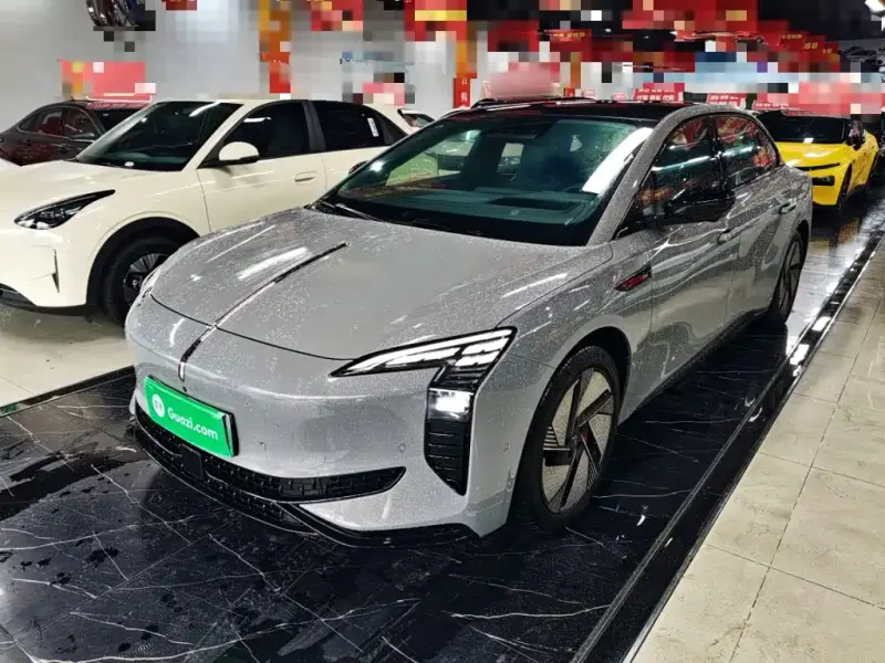 Hongqi EH7, 2025