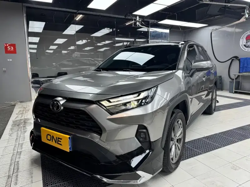 Toyota RAV4, 2024