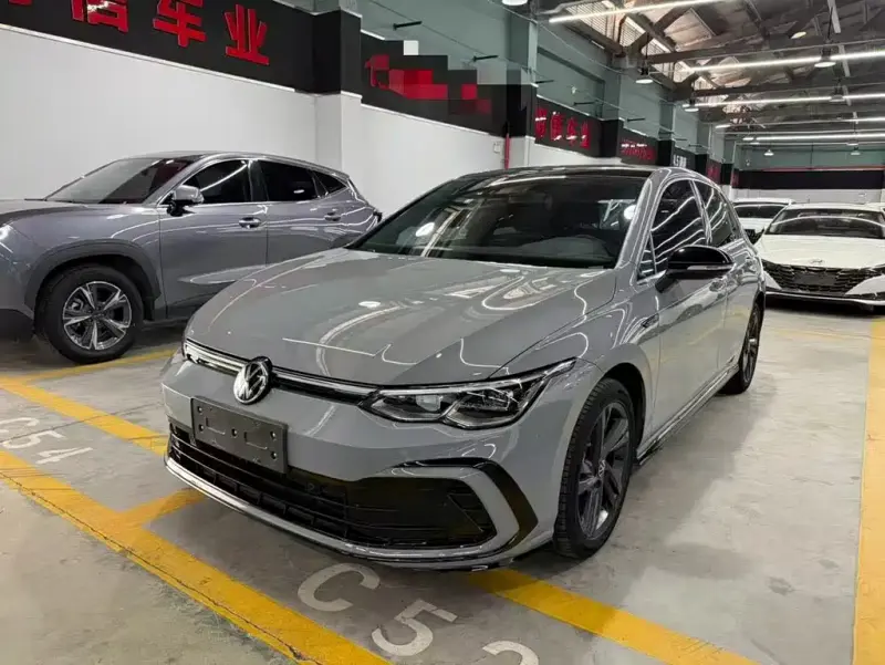 Volkswagen Golf, 2024