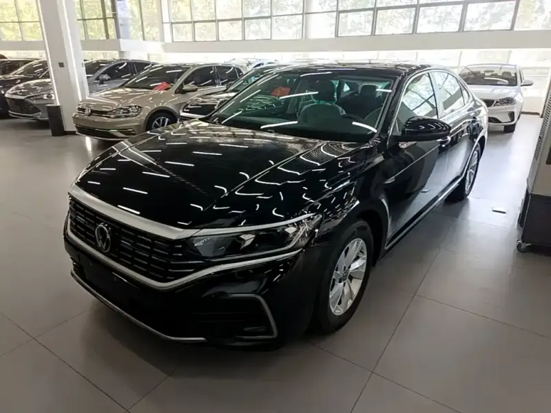 Volkswagen Passat PHEV плагин-гибрид 2025 версия 430PHEV гибрид Бизнес, 2025 — фото 1