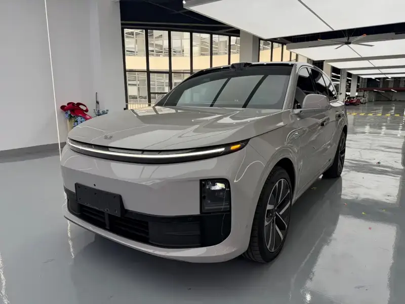 Li Auto Li L6, 2025
