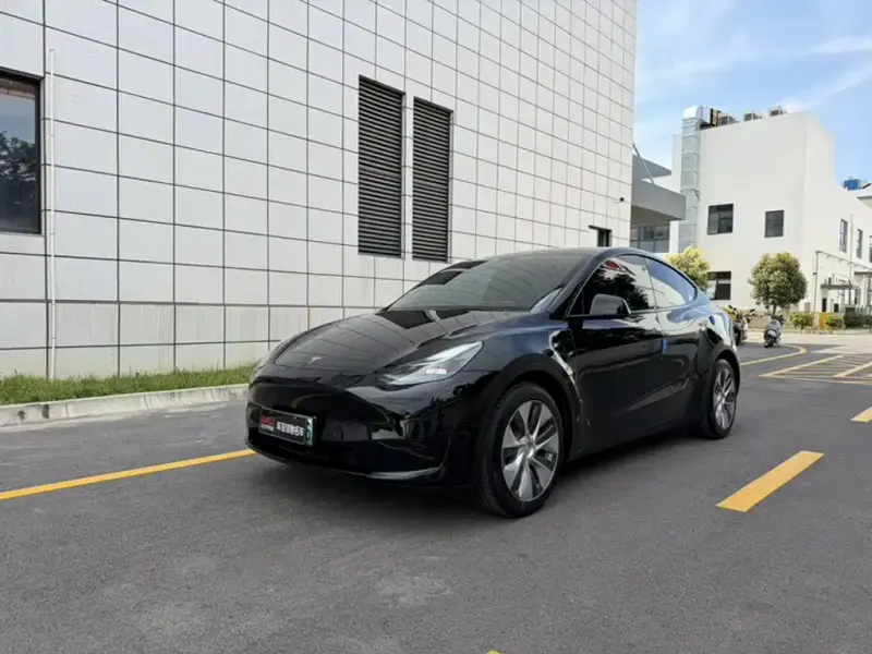 Tesla Model Y, 2022