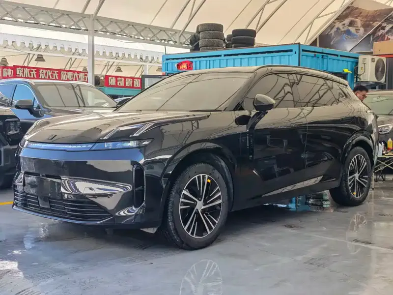 Lynk & Co 08 EM-P, 2023