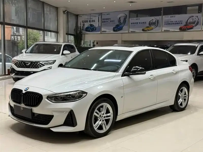 BMW 1 Series, 2022