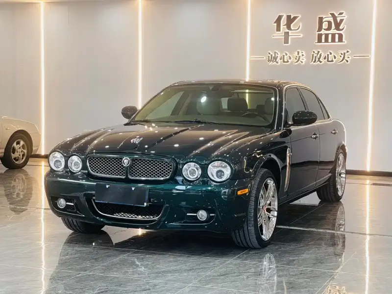 Jaguar XJ, 2004