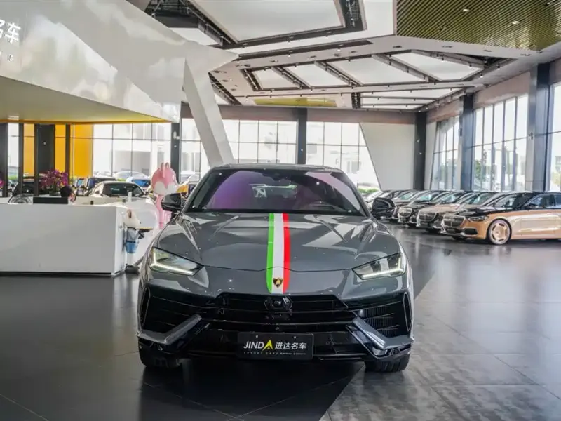 Lamborghini Urus, 2024