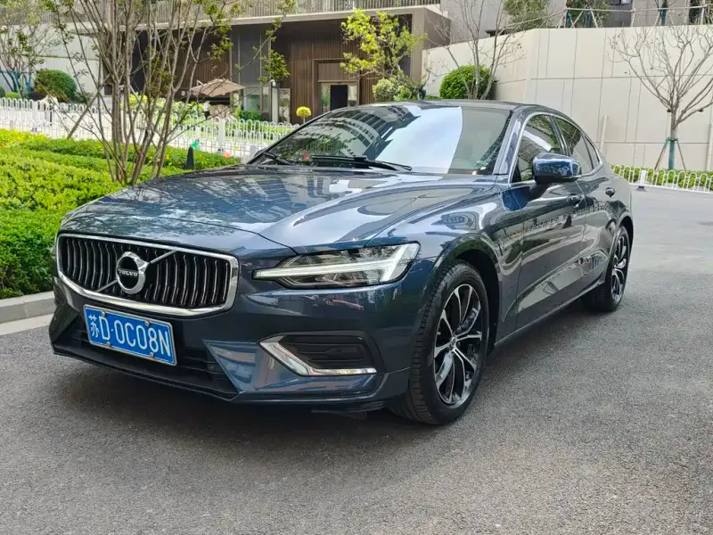Volvo S60, 2022