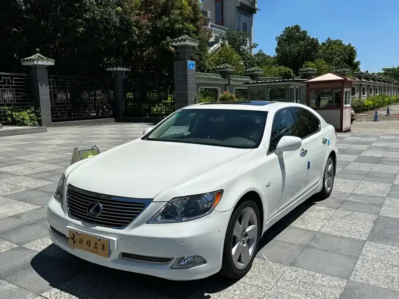 Lexus LS, 2008