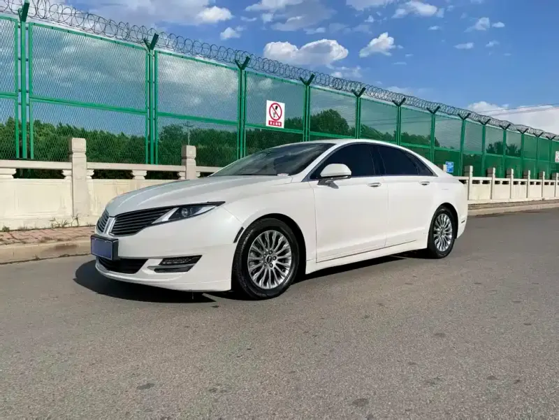 Lincoln MKZ, 2016