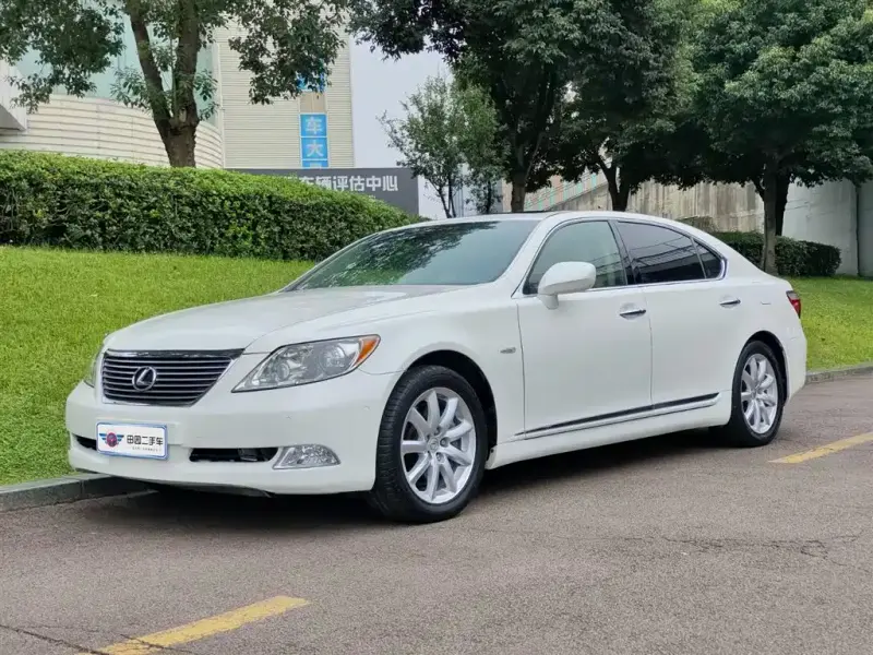 Lexus LS, 2008
