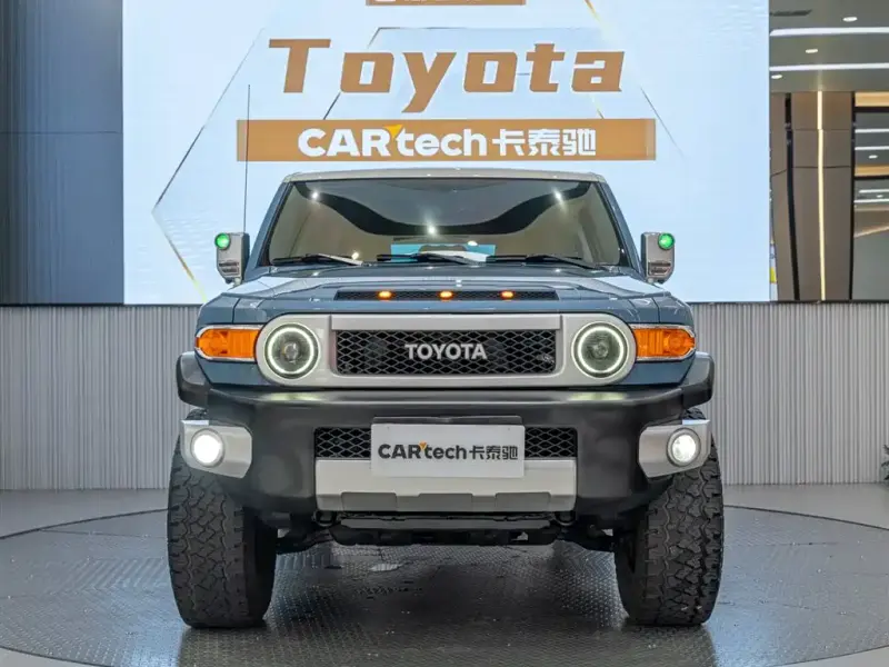 Toyota FJ Cruiser, 2020 — фото 1