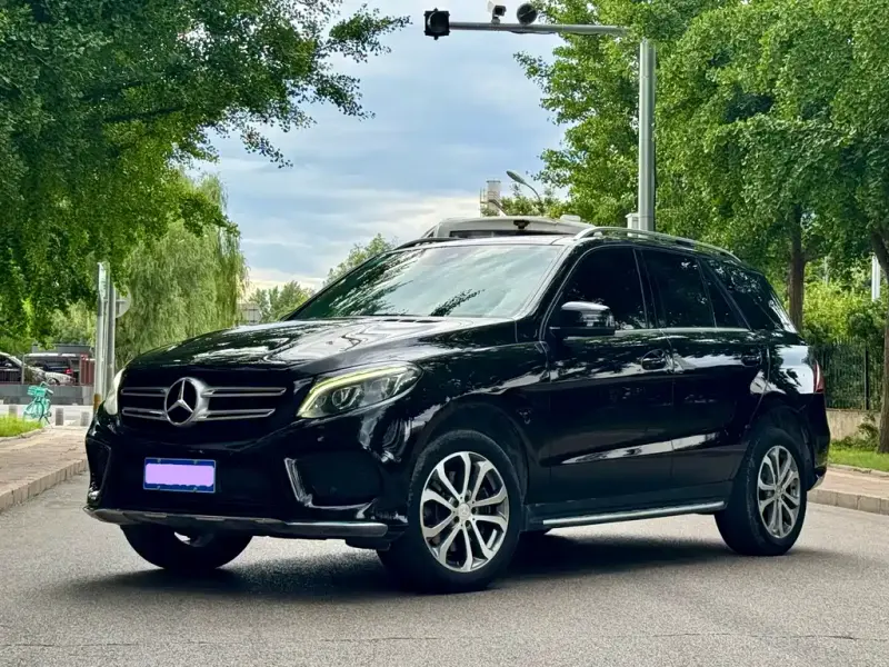 Mercedes-Benz GLE( ), 2017 — фото 1