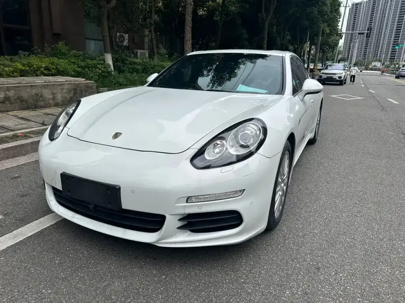 Porsche Panamera, 2015