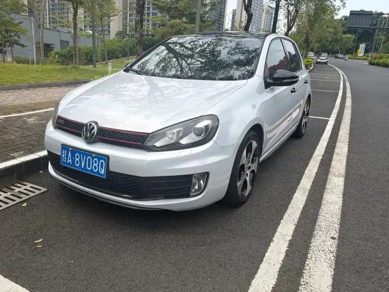 Volkswagen Golf GTI, 2011