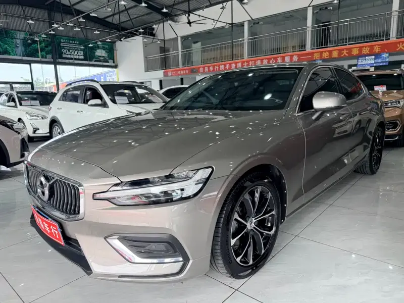 Volvo S60, 2022