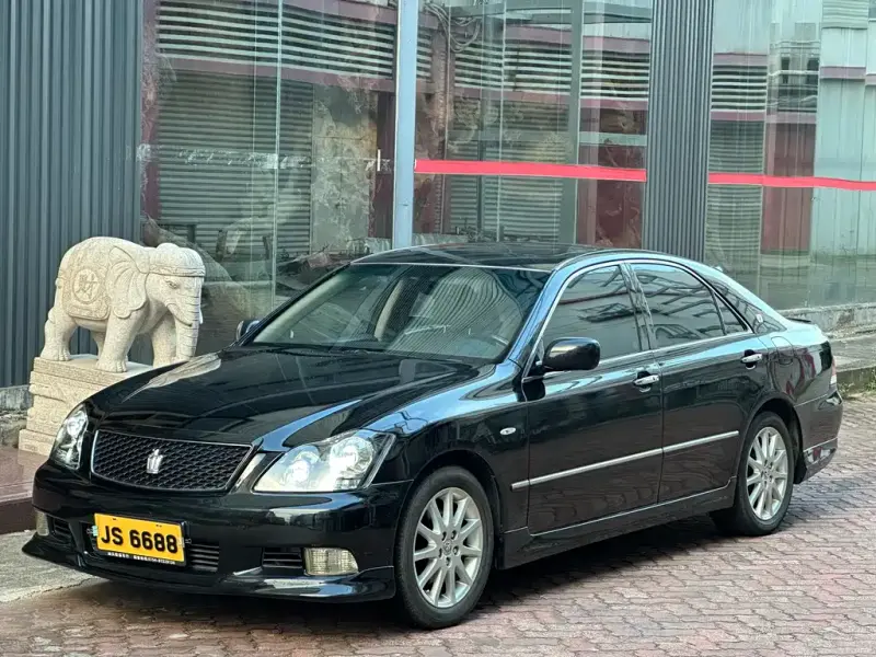 Toyota Crown, 2005
