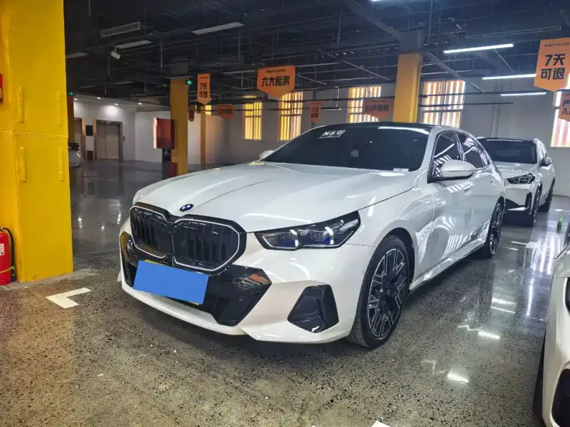 BMW 5 Series, 2026