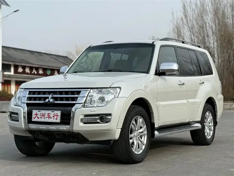 Mitsubishi Pajero (Import), 2018