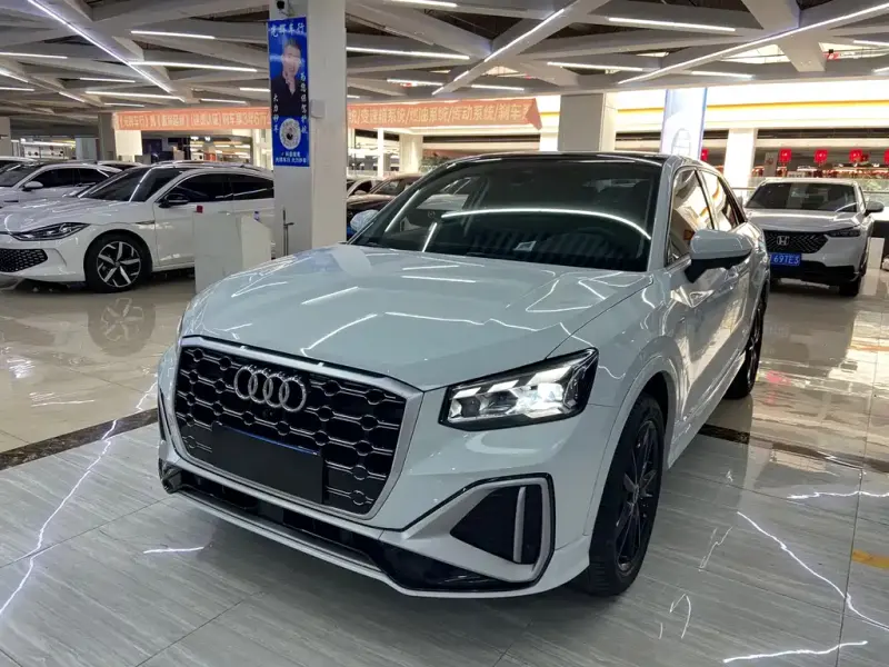 Audi Q2L, 2022