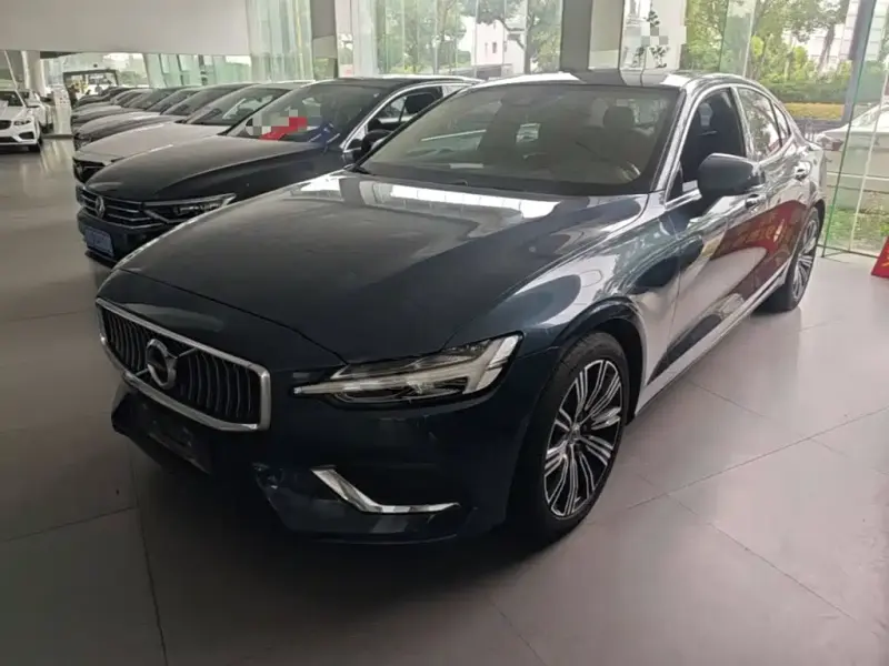 Volvo S60, 2022