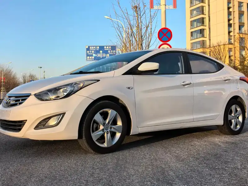 Hyundai Elantra Langdong, 2013