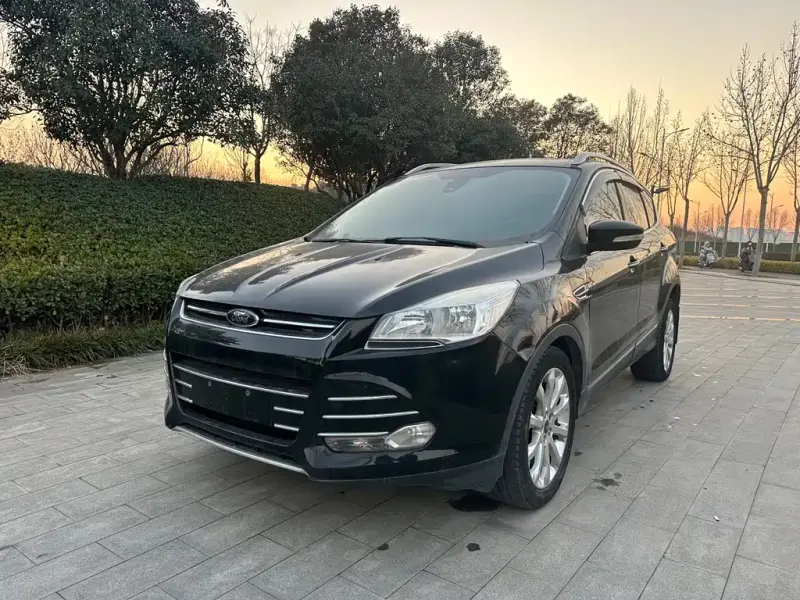 Ford Kuga, 2015