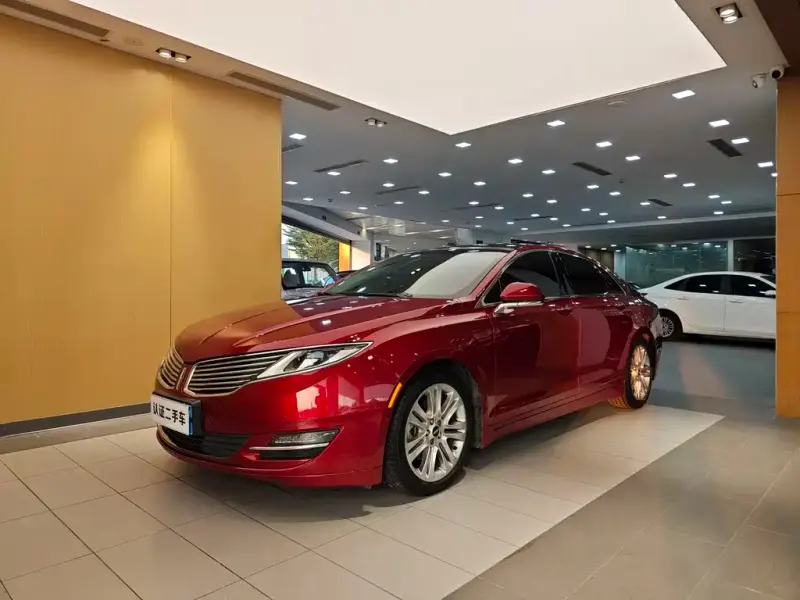 Lincoln MKZ, 2015